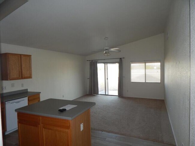 Foto del edificio - HOUSE FOR RENT