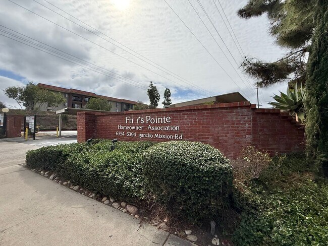 Foto del edificio - Bright & Spacious 2-Bedroom Condo in Prime Mission Valley Location!