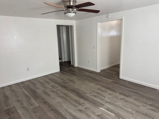 Building Photo - Beautifully Remodeled 2 Bedroom in Downtown Broken Arrow