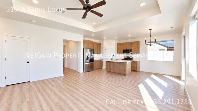 Building Photo - 319 W Rosie Lp