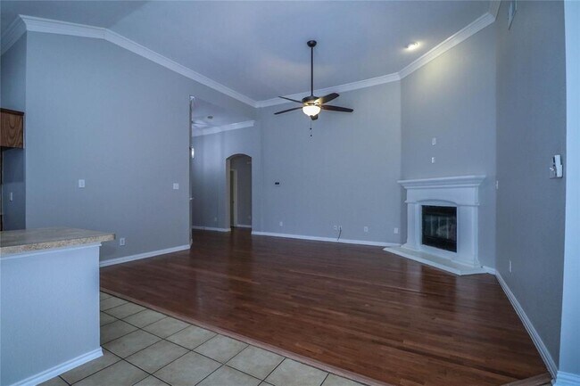 Foto del edificio - 2120 Leandra Ln