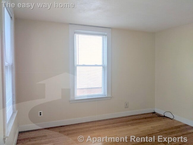 Building Photo - 1102 Broadway