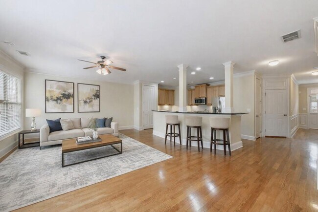 Foto del edificio - 10293 Midway Ave