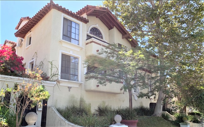 Building Photo - 5452 Alvern