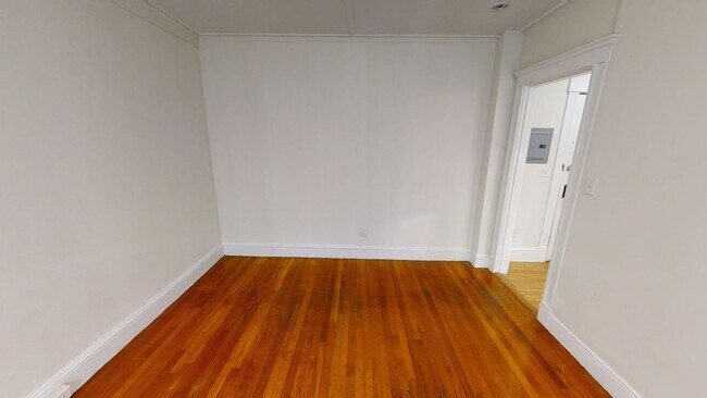 Building Photo - Fenway Studio, close to everything, 1/2 FE...