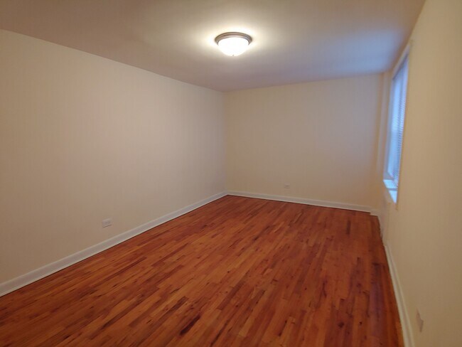 Building Photo - 134-20 87th Ave