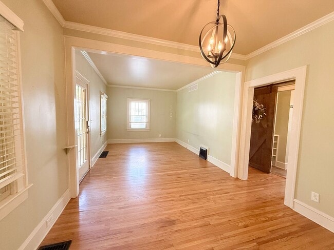 Foto del edificio - Beautifully updated 2 bed/2 bath in Bloomi...