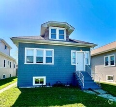 Building Photo - 2016 S 10th Ave