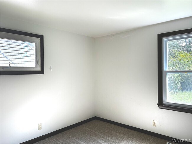 Building Photo - 3319 McKinley Pkwy