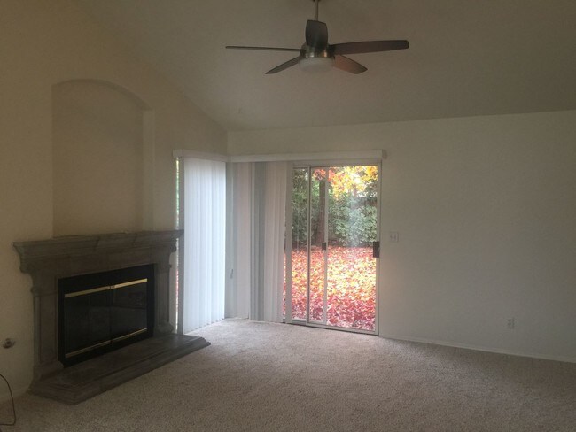 Foto del edificio - 9316 N Bramwell St