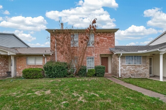 Building Photo - 6375 S Briar Bayou Dr