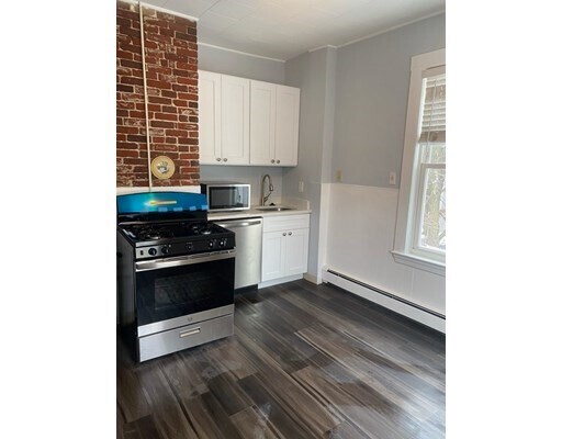 Primary Photo - 57 Oak St
