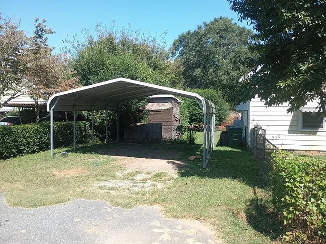 Building Photo - 2 Bedroom 1 Bathroom