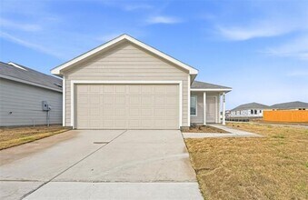 Building Photo - 6500 Longspur Ln