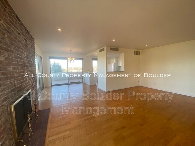 Building Photo - 500 Mohawk Dr