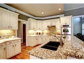 Building Photo - 4845 Riverlake Dr