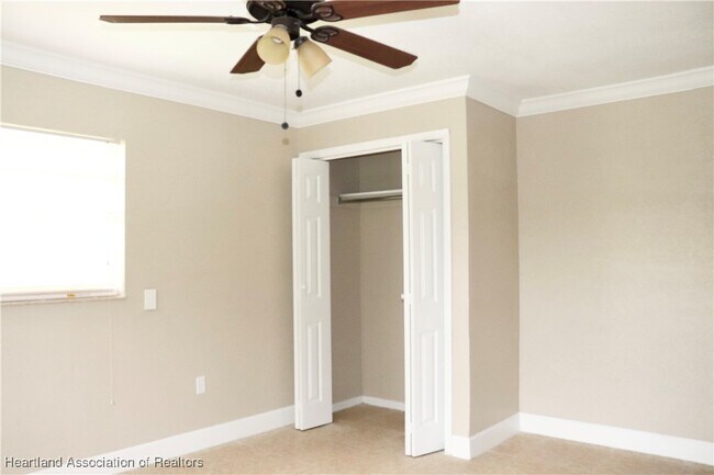 Building Photo - 2803 Pompano Dr