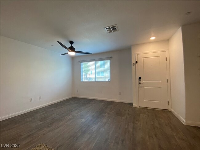 Building Photo - 2624 Blazing Blue Ave