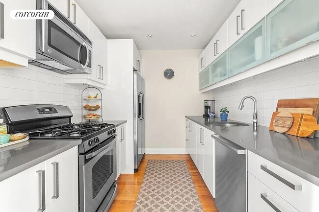 Foto del edificio - 10 Slocum Pl