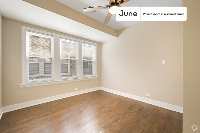 Building Photo - Private bedroom in 4 bed/2 bath Home