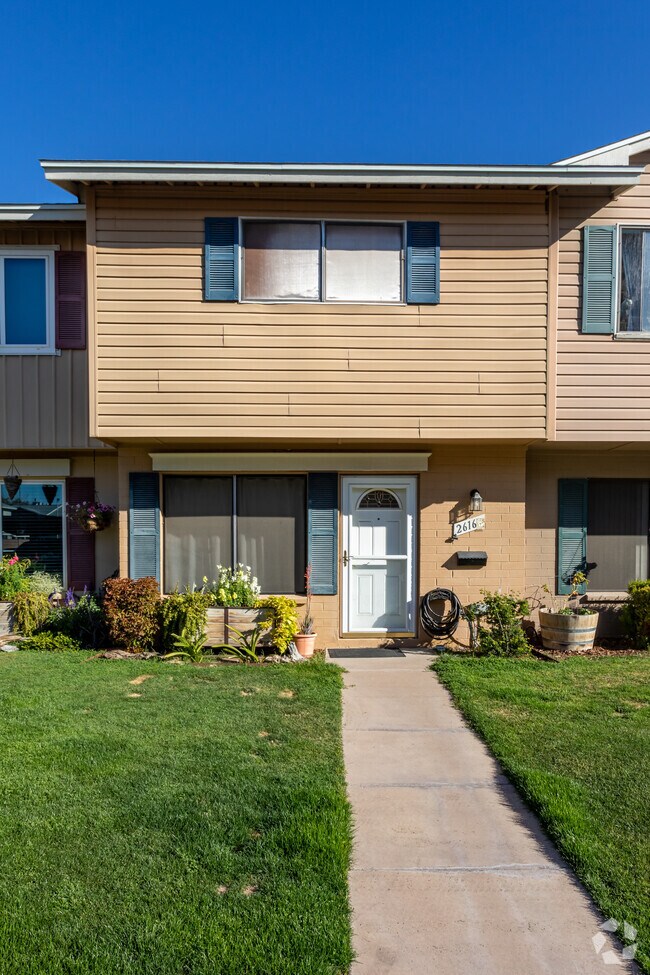 Concord Village Apartments at 631 E Lexington Ave Tempe, AZ