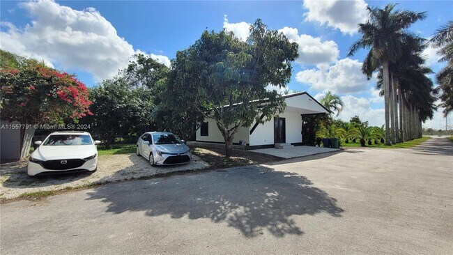 Building Photo - 14401 SW 48th Ct