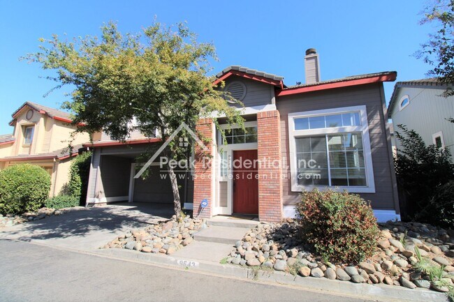Foto del edificio - Very Nice 3bd/2.5ba Elk Grove House with 2 Car Garage!