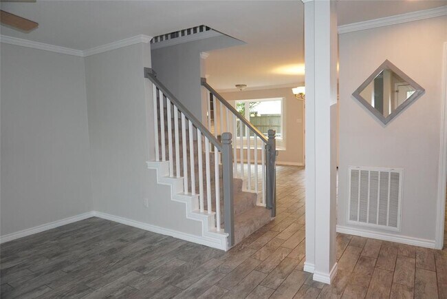 Building Photo - 10939 Arendale St