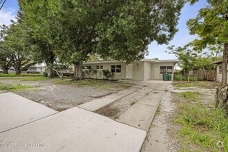 Building Photo - 418 N Fiske Blvd