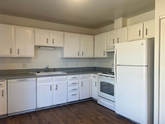 Lansing27 - Lansing27 Apartment