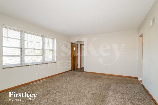 Foto del edificio - 890 Prigge Rd