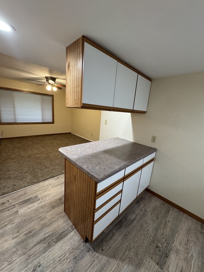 Kitchen (2) - The Cooper Apartment Homes