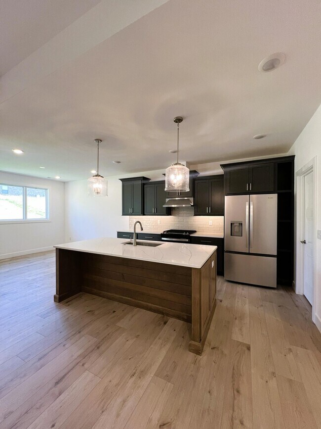 Building Photo - 808 Napa Dr