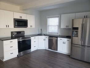 Building Photo - 35 Herrick St