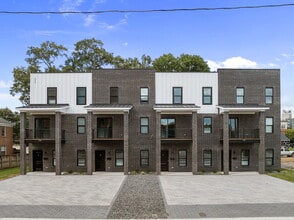 Building Photo - 9th + Forbes Luxury Student Living