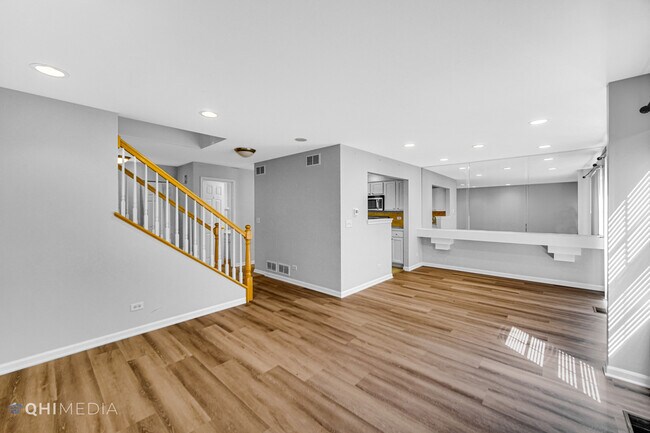 Foto del edificio - 2492 Stoughton Cir