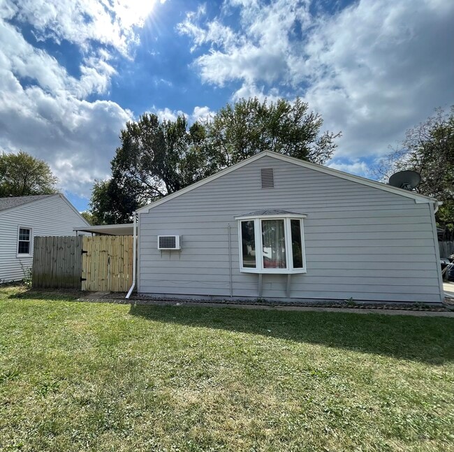 Building Photo - 3814 10th Avenue Ct