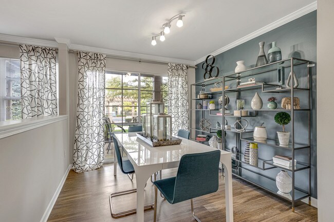 Foto del edificio - 1821 Canterfield Pkwy W