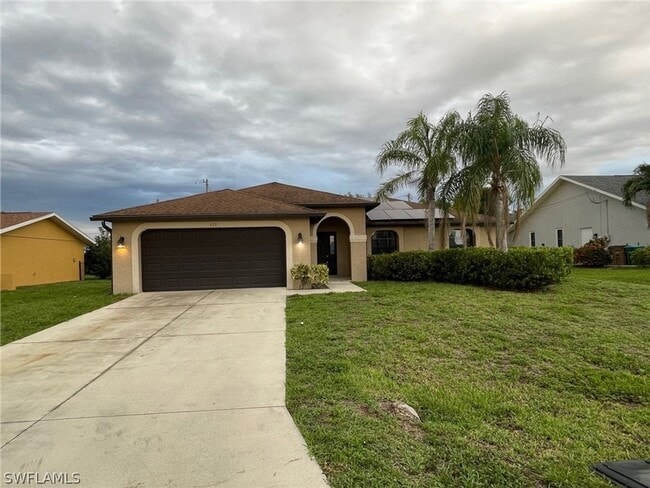 Building Photo - Beautiful 3/2/2- NE Cape Coral- SEE IT TODAY!