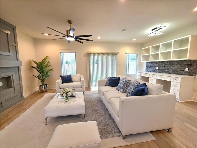 Foto del edificio - 19539 Dunbar Ave