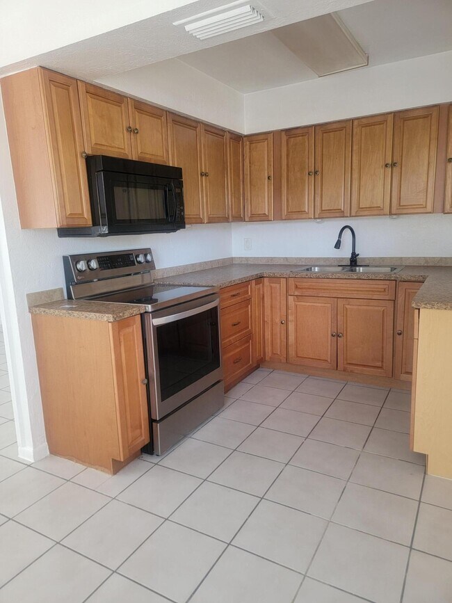 Foto del edificio - 4776 Carver St