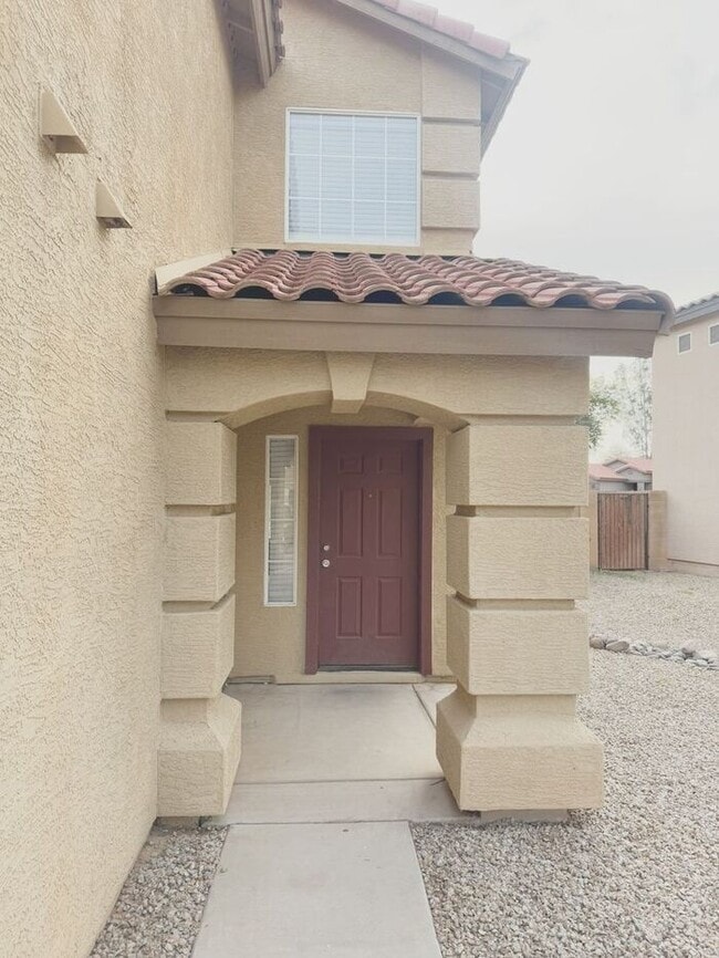 Foto del edificio - Large 4Bedrooms- 3Bath Home!!!