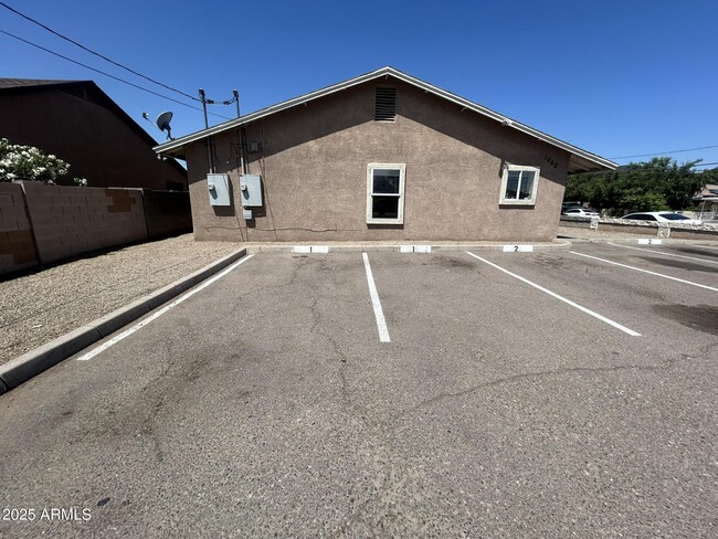 Building Photo - 1062 N 27th St