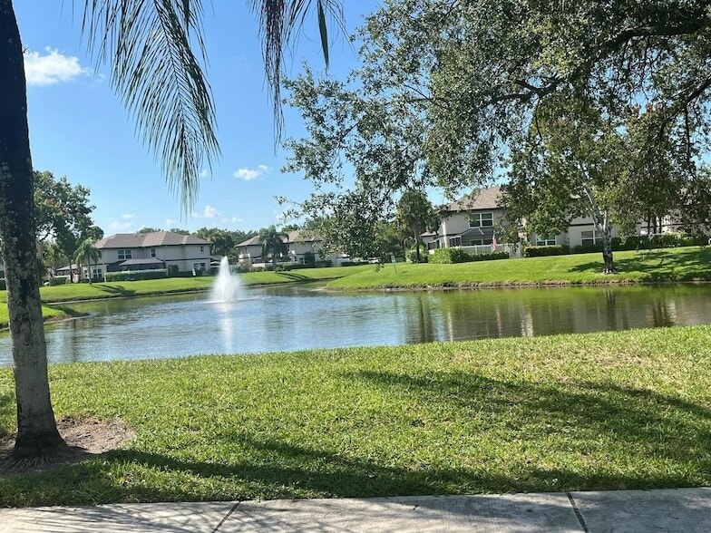 Photo - 7 Amherst Court Unit A