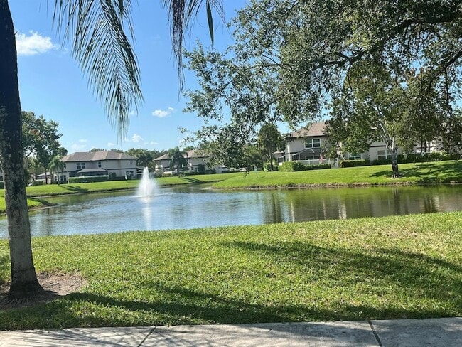 Photo - 7 Amherst Ct Townhome