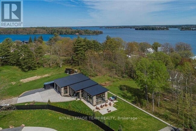 Photo du bâtiment - 8 Headlands Way