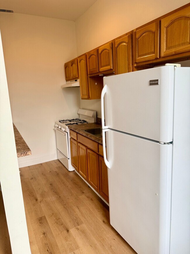 Foto del edificio - 217 W 11th St