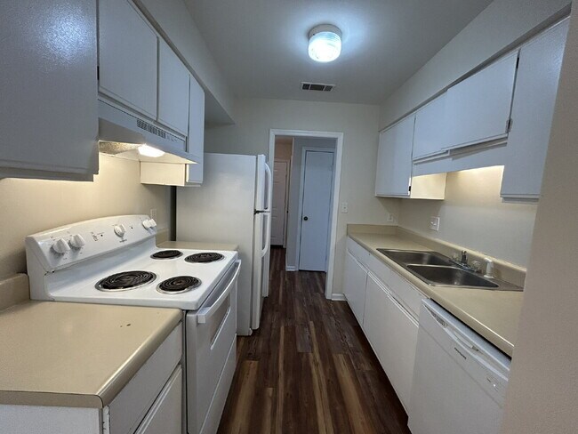 Building Photo - Home for Rent