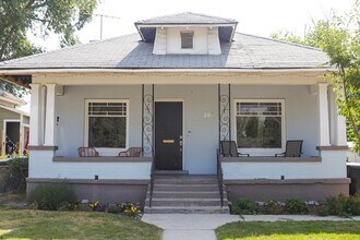 Building Photo - 288 N 400 W St