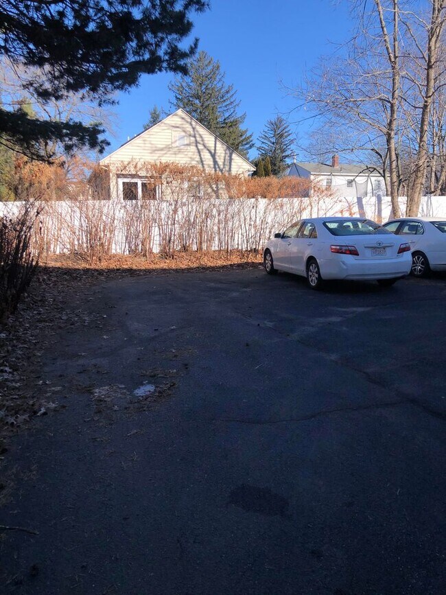 Foto del edificio - 19 Summerhill Ave